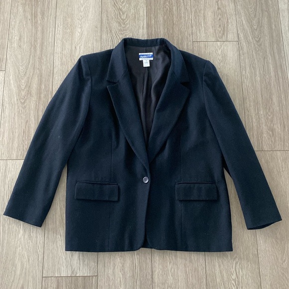 Pendleton Jackets & Blazers - Pendleton Women’s 100% wool blazer size 18